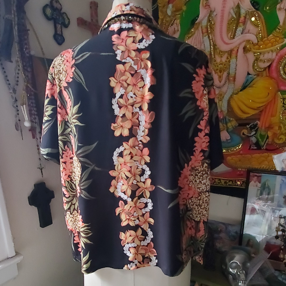 Hilo Hattie vintage Hawaiian shirt - Picture 7 of 9